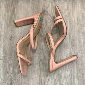 ❌SOLD❌Wild Diva Lounge strap sandals
